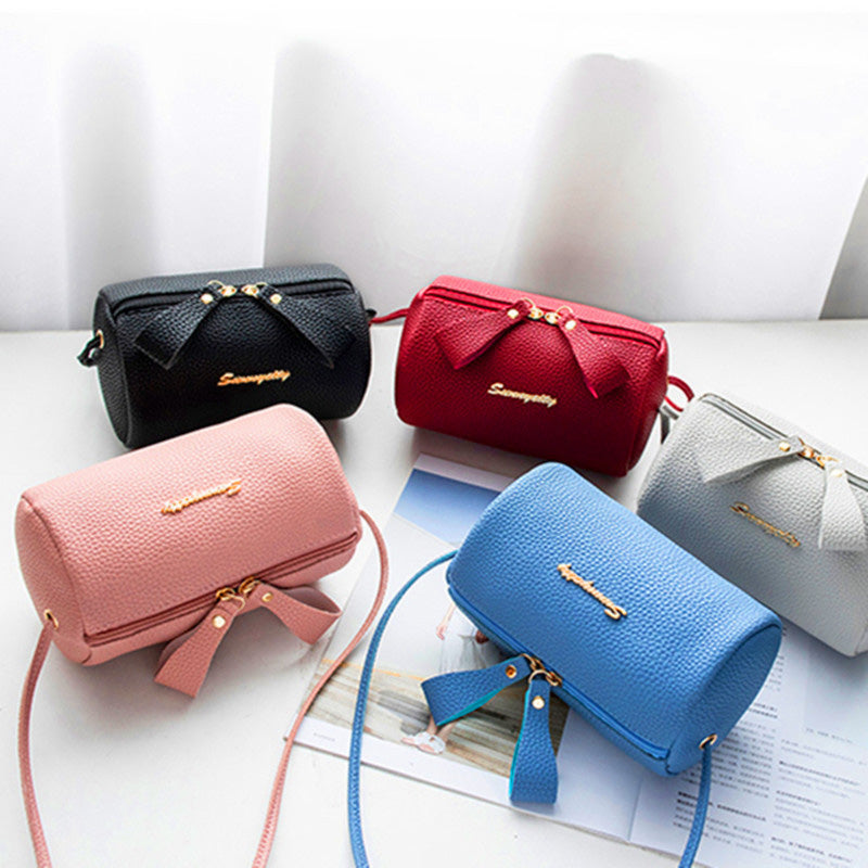 Lychee Pattern Pillow Shape Shoulder Bag
