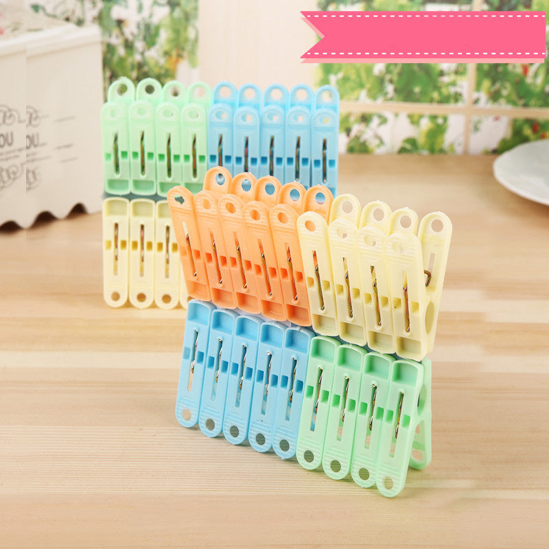 Set of 16 Colorful Clothes Pegs